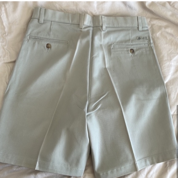 Mens like new khaki shorts - Picture 3 of 4